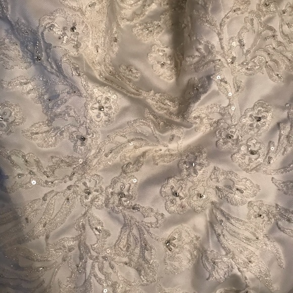 Oleg Cassini Wedding Dress - Picture 2 of 8